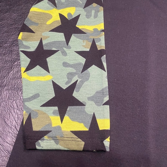 Used LulaRoe Randy unisex baseball style top (L) - Picture 5 of 10